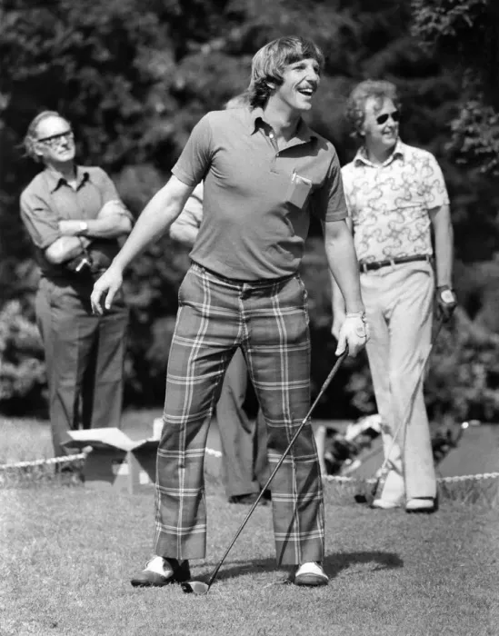 Framed Print : English crickets latest super-star'Ian Botham relaxed playing golf