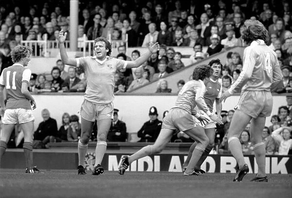 English Division 1. Arsenal 2 v. Stoke 0. September 1980 LF04-25-008