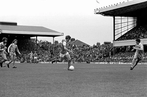English Division 1. Arsenal 2 v. Stoke 0. September 1980 LF04-25-051
