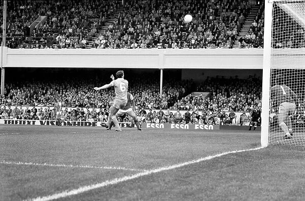 English Division 1. Arsenal 2 v. Stoke 0. September 1980 LF04-25-062
