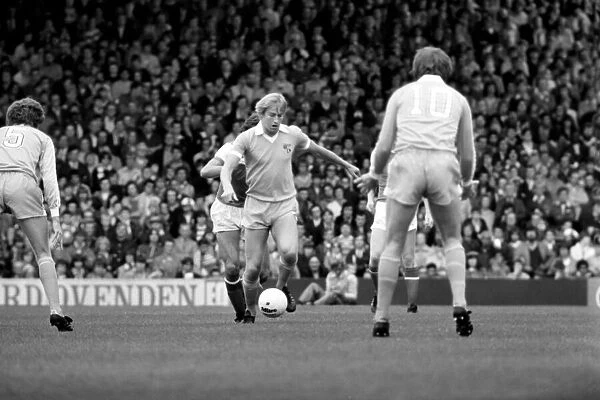 English Division 1. Arsenal 2 v. Stoke 0. September 1980 LF04-25-033