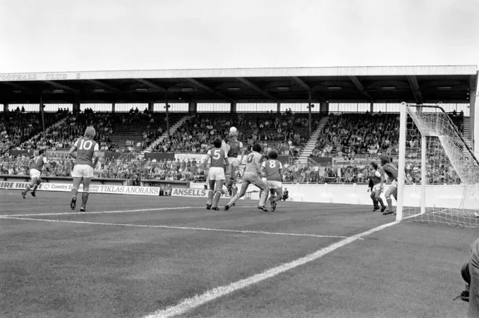 Framed Print : English Division 1. Coventry 3 v. Arsenal 1. August 1980 LF04-09-027 Framed Print : English Division 1. Coventry 3 v. Arsenal 1. August 1980 LF04-09-027