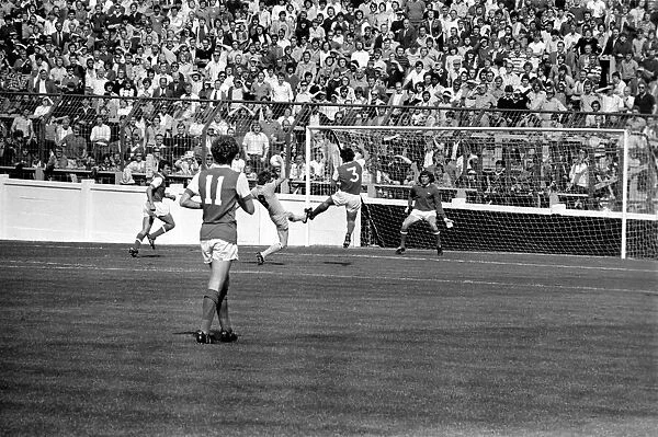 English Division 1. Coventry 3 v. Arsenal 1. August 1980 LF04-09-043