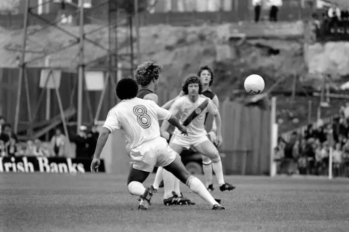 Framed Print : English Division 1. Crystal Palace 0 v. Aston Villa 1. September 1980 LF04-34-123