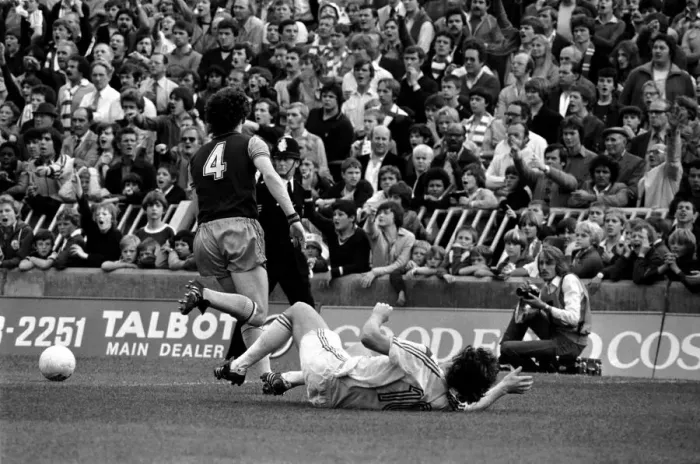 Framed Print : English Division 1. Crystal Palace 0 v. Aston Villa 1. September 1980 LF04-34-134 Framed Print : English Division 1. Crystal Palace 0 v. Aston Villa 1. September 1980 LF04-34-134