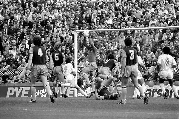 English Division 1. Crystal Palace 0 v. Aston Villa 1. September 1980 LF04-34-074