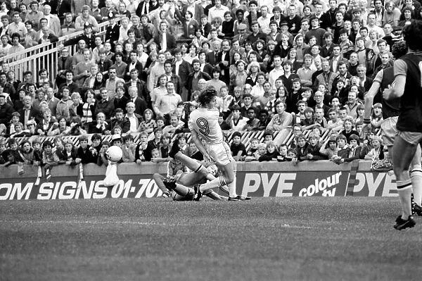 English Division 1. Crystal Palace 0 v. Aston Villa 1. September 1980 LF04-34-066