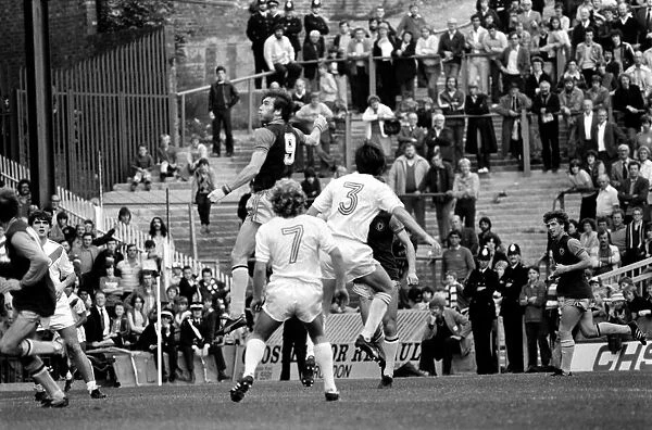 English Division 1. Crystal Palace 0 v. Aston Villa 1. September 1980 LF04-34-053
