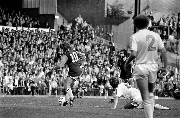 English Division 1. Crystal Palace 0 v. Aston Villa 1. September 1980 LF04-34-085