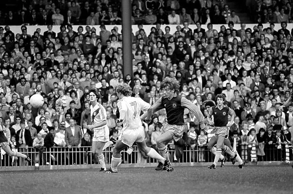 English Division 1. Crystal Palace 0 v. Aston Villa 1. September 1980 LF04-34-010