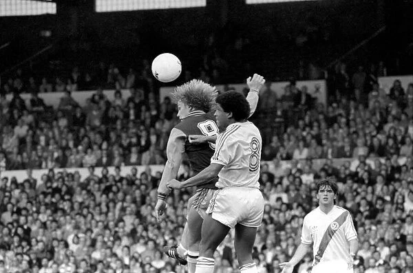 English Division 1. Crystal Palace 0 v. Aston Villa 1. September 1980 LF04-34-050