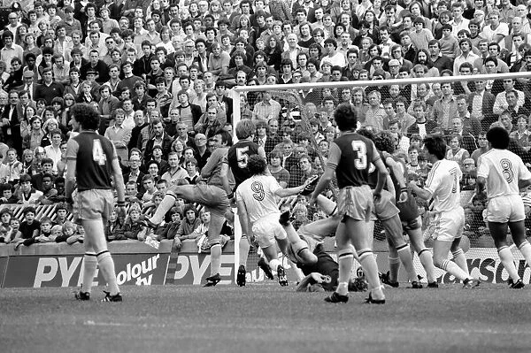 English Division 1. Crystal Palace 0 v. Aston Villa 1. September 1980 LF04-34-075