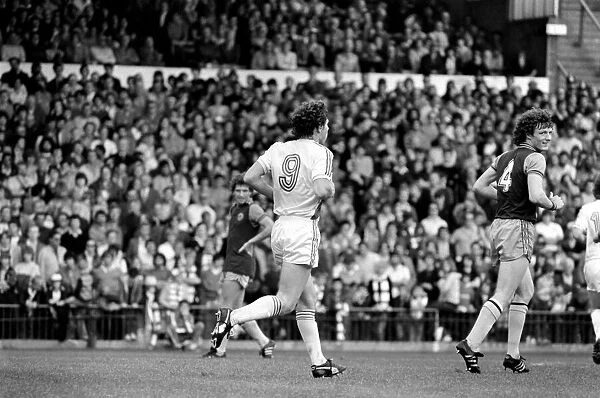 English Division 1. Crystal Palace 0 v. Aston Villa 1. September 1980 LF04-34-082