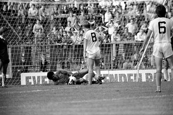 English Division 2. Chelsea 0 v. West Ham 1. September 1980 LF04-22-053