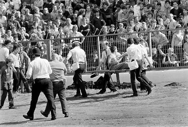 English Division 2. Chelsea 0 v. West Ham 1. September 1980 LF04-22-026 Crowd trouble