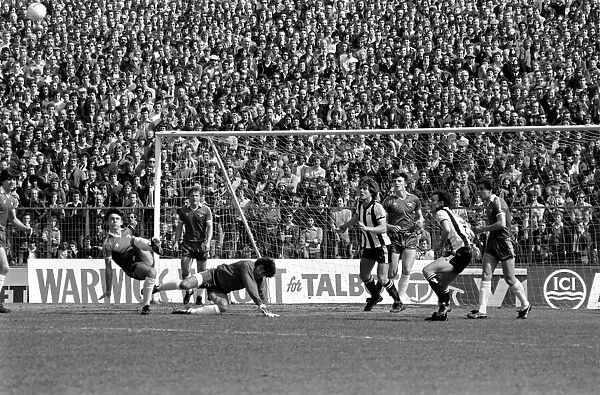 English Division 2 football. Chelsea 1 v. Notts County 0. April 1980 LF03-01-002