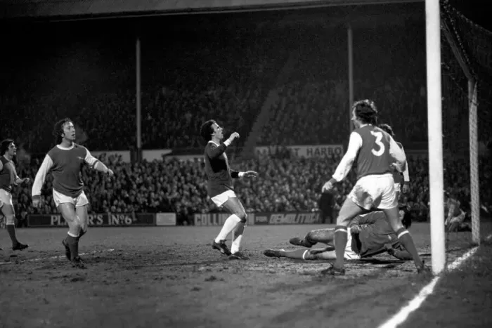 Framed Print : English FA Cup Fifth Round Replay Leicester City 1 v Arsenal 1 Action Framed Print : English FA Cup Fifth Round Replay Leicester City 1 v Arsenal 1 Action