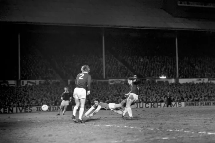 Framed Print : English FA Cup Fifth Round Replay Leicester City 1 v Arsenal 1 Extra time