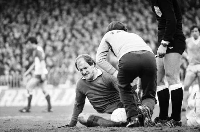 Framed Print : English FA Cup fourth round match at Maine Road. Manchester City 1 v Coventry City 3