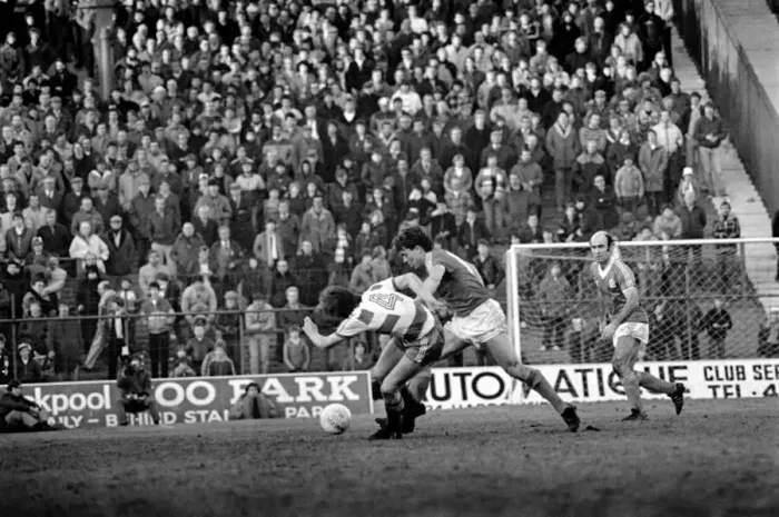 Framed Print : English FA Cup match. Blackpool 0 v Queens Park Rangers 0. January 1982 MF05-17-029 Framed Print : English FA Cup match. Blackpool 0 v Queens Park Rangers 0. January 1982 MF05-17-029