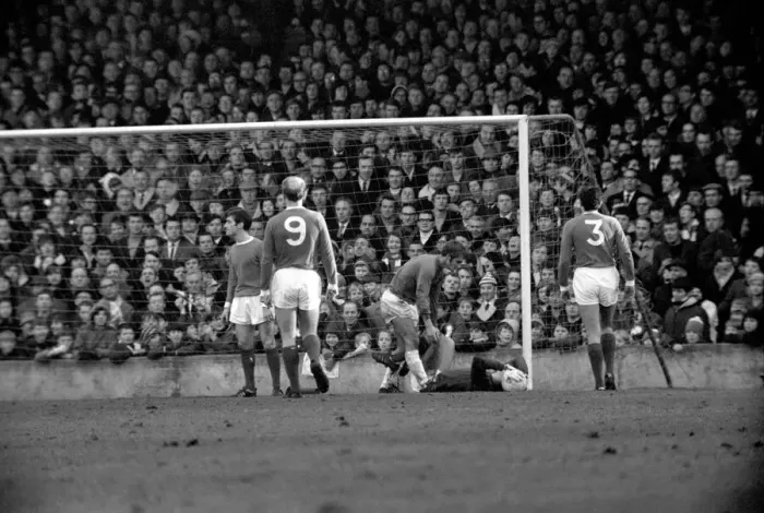 Framed Print : English FA Cup match at Portman Road Ipswich Town 0 v Manchester United 1