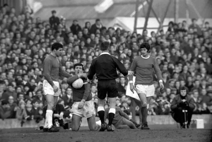 Framed Print : English FA Cup match at Portman Road Ipswich Town 0 v Manchester United 1 Framed Print : English FA Cup match at Portman Road Ipswich Town 0 v Manchester United 1