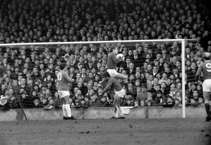 Framed Print : English FA Cup match at Portman Road Ipswich Town 0 v Manchester United 1