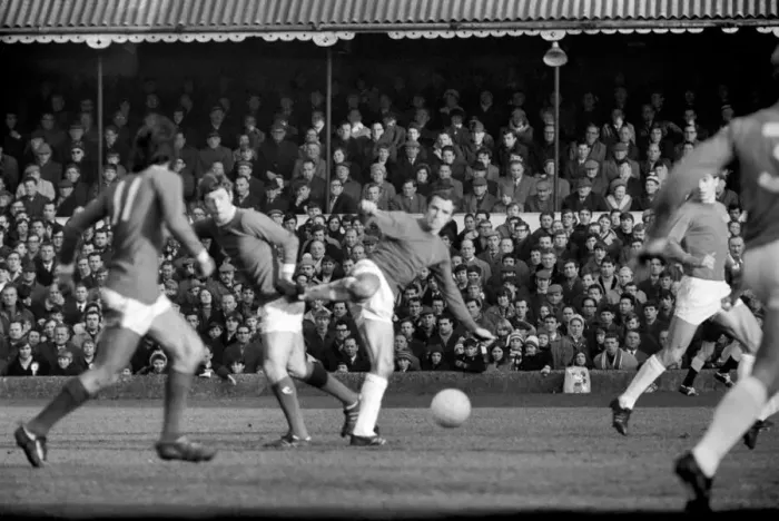 Framed Print : English FA Cup match at Portman Road Ipswich Town 0 v Manchester United 1 Framed Print : English FA Cup match at Portman Road Ipswich Town 0 v Manchester United 1