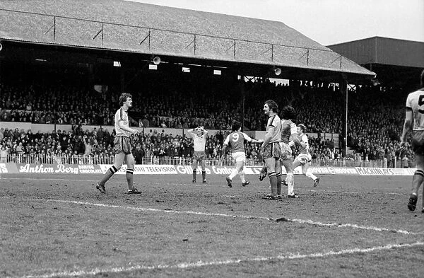 English FA Cup match at Vicarage Road. Watford 1 v Arsenal 2. March 1980 LF02-03-117