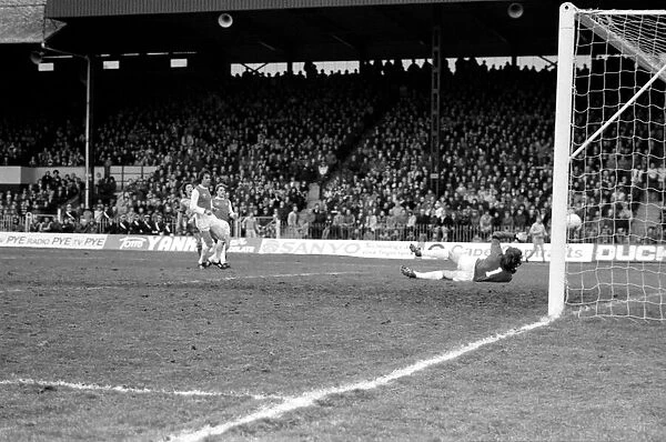 English FA Cup match at Vicarage Road. Watford 1 v Arsenal 2. March 1980 LF02-03-056