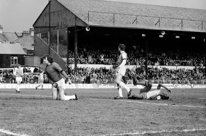 Framed Print : English FA Cup match at Vicarage Road. Watford 1 v Arsenal 2. March 1980 LF02-03-020 Framed Print : English FA Cup match at Vicarage Road. Watford 1 v Arsenal 2. March 1980 LF02-03-020