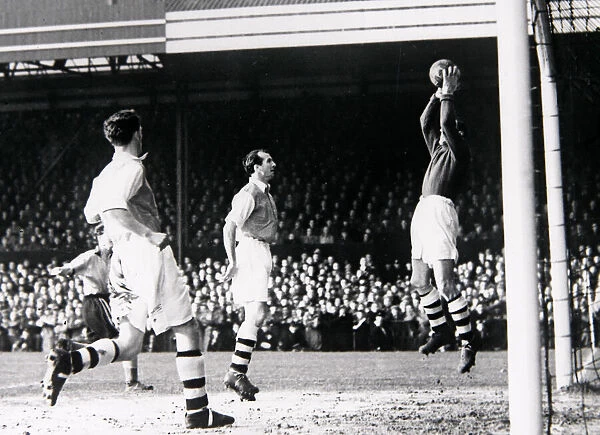 English FA Cup. Norwich City 0-5 Arsenal. 12th January 1952