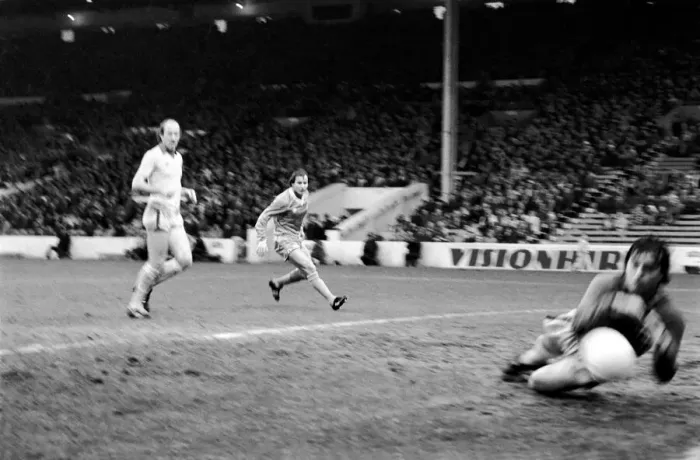 Framed Print : English FA Cup Third round match at Maine Road. Manchester City 3 v Cardiff City 1