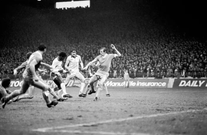 Framed Print : English FA Cup Third round match at Maine Road. Manchester City 3 v Cardiff City 1