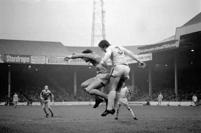 Framed Print : English FA Cup Third round match at Maine Road. Manchester City 3 v Cardiff City 1 Framed Print : English FA Cup Third round match at Maine Road. Manchester City 3 v Cardiff City 1