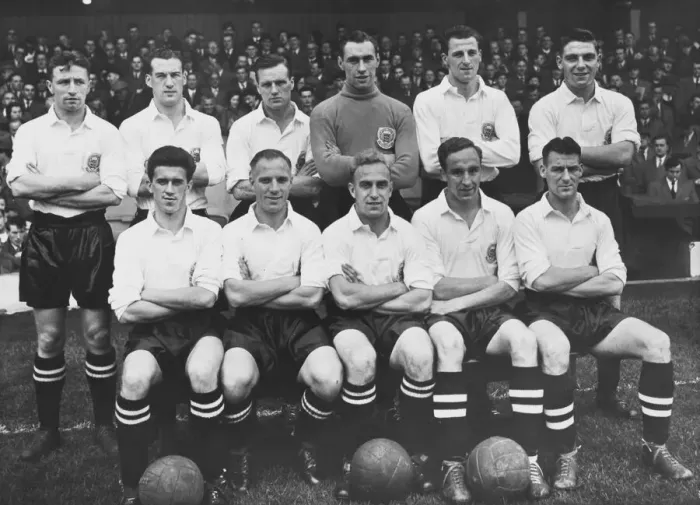 Framed Print : English Football League Team. 20th October 1954 back Row Byrne (Manchester United) Framed Print : English Football League Team. 20th October 1954 back Row Byrne (Manchester United)