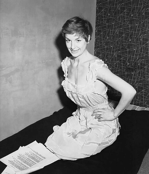 English jazz singer and actress Annie Ross, who appears in the show 'Cranks'