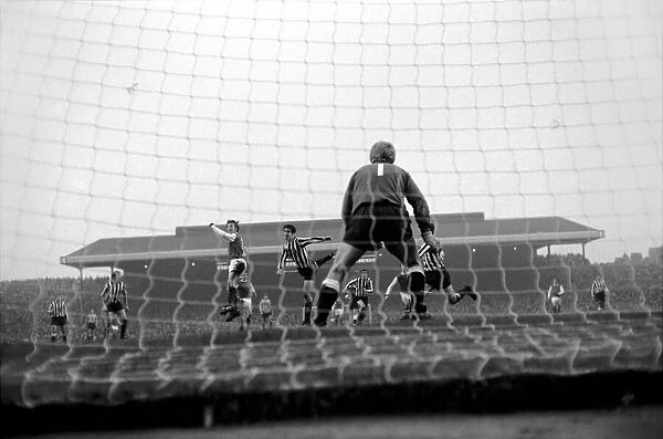English League Division One match 1969  /  70 Season. Arsenal v. Newcastle
