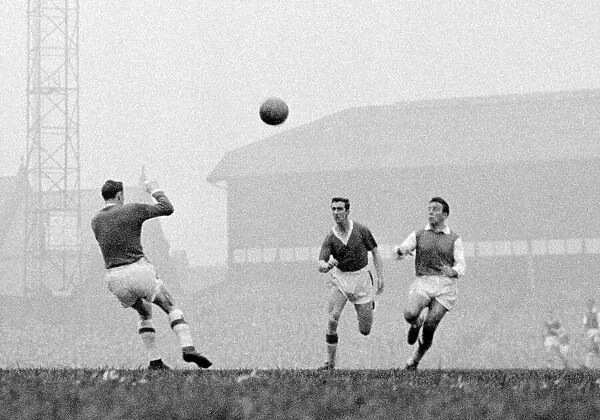 English League Division One match April 1959 Everton 4 v Arsenal 1 at Goodison Park