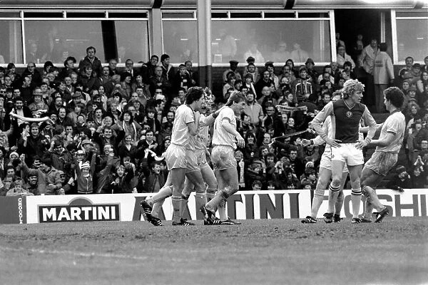 English League Division One match. Aston Villa 0 v Liverpool 3. January 1982 MF05-15-008
