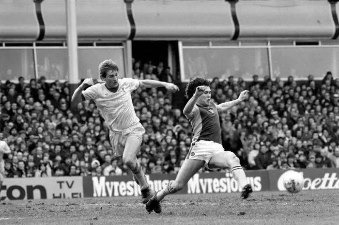 Framed Print : English League Division One match. Aston Villa 0 v Liverpool 3. January 1982 MF05-15-015 Framed Print : English League Division One match. Aston Villa 0 v Liverpool 3. January 1982 MF05-15-015