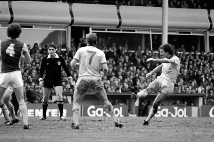 Framed Print : English League Division One match. Aston Villa 0 v Liverpool 3. January 1982 MF05-15-026 Framed Print : English League Division One match. Aston Villa 0 v Liverpool 3. January 1982 MF05-15-026