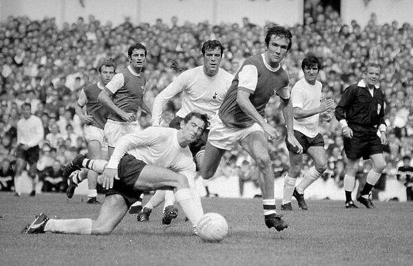 English league division one match August 1968 Tottenham Hotspur 1 v Arsenal 2 at