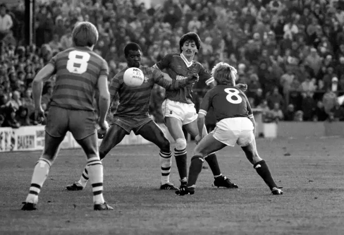 Framed Print : English League Division Two match Barnsley 0 v Chelsea 0 December 1983 Framed Print : English League Division Two match Barnsley 0 v Chelsea 0 December 1983