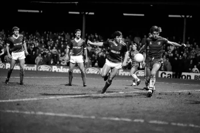 Framed Print : English League Division Two match Barnsley 0 v Chelsea 0 December 1983 Framed Print : English League Division Two match Barnsley 0 v Chelsea 0 December 1983