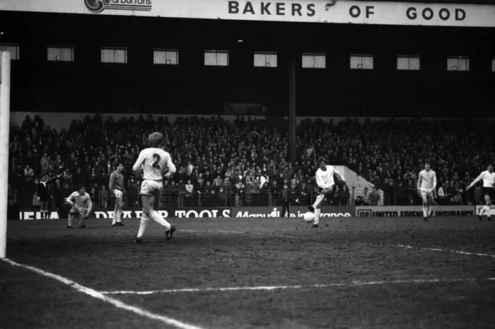 Framed Print : English League Division Two match. Bolton Wanderers 2 v Chelsea 2