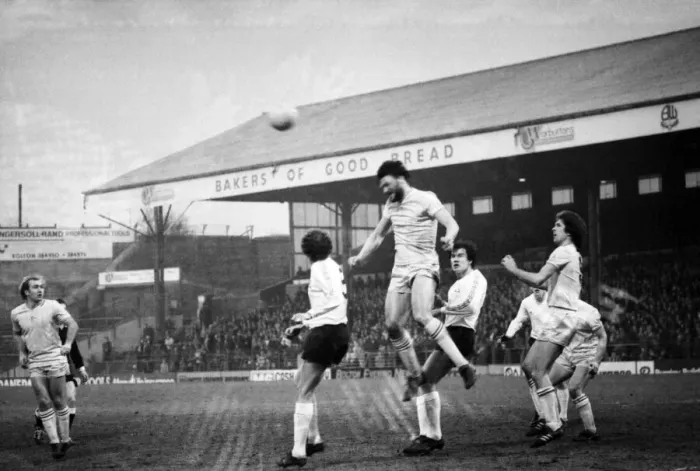 Framed Print : English League Division Two match. Bolton Wanderers 2 v Chelsea 2