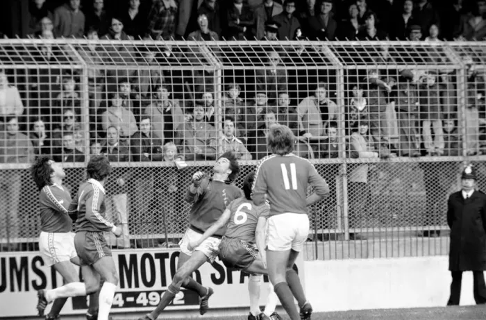 Framed Print : English League Division Two match. Charlton Athletic 1 v Chelsea 2
