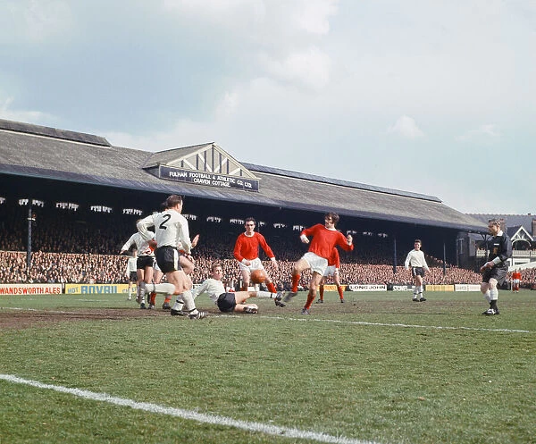 English League Division One match at Craven Cottage. Fulham 2 v Manchester United 2