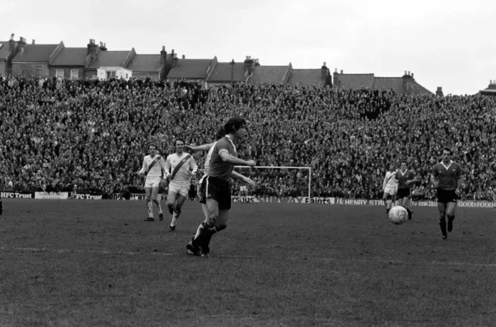 Framed Print : English League Division One match. Crystal Palace 0 v Manchester United 2